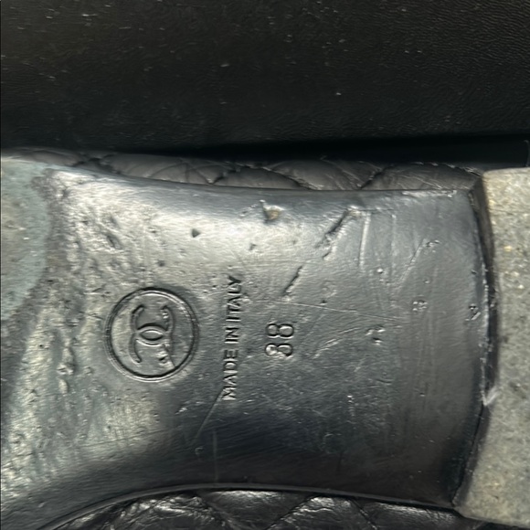 CHANEL Black Flats with Bow Accent - Picture 4 of 7